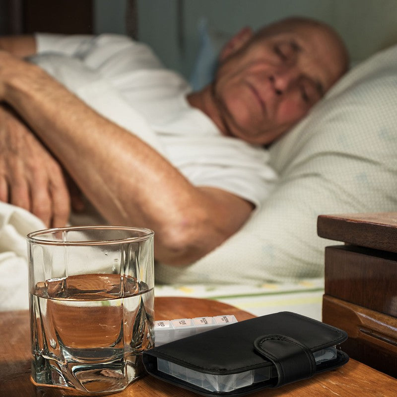 Tablettenbox PILLENBOX MIT ETUI Pillendose Wochenbox 7 Tage 4 Fächer – Medikamentenorganizer für eine Woche EN