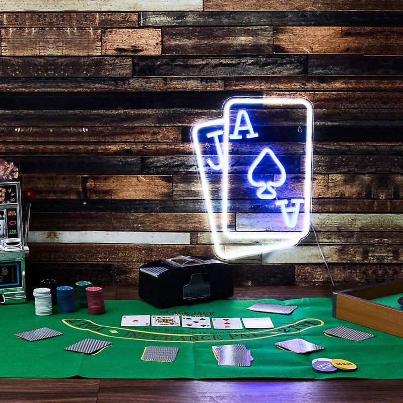 Texas Hold’em POKER-SET Pokerkoffer mit 200 Chips, zwei Kartendecks, Filzmatte und Aluminiumbox