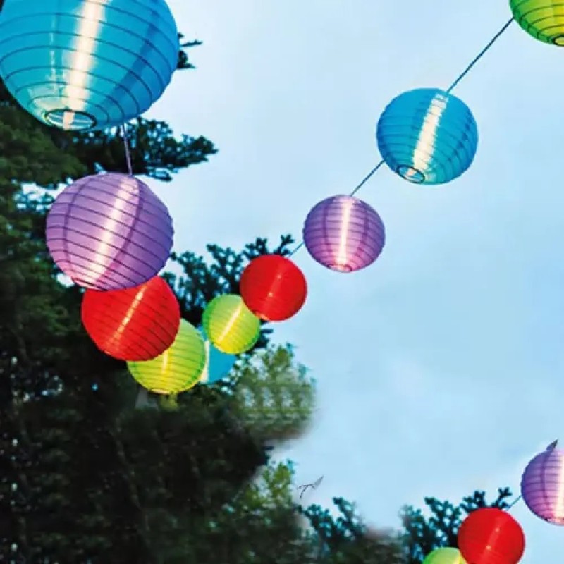 Warmweisse Bunte LED SOLAR LICHTERKETTE mit 10 bunten Lampions